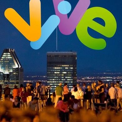 Outdoor Jacuzzi overlooking Downtown Montreal